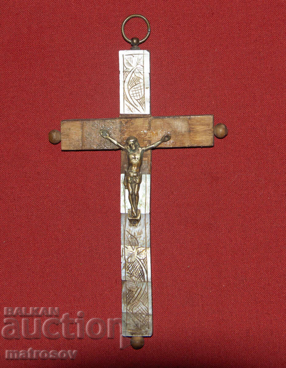 Стар кръст, разпятие седеф метал с цена 80.00 лв. | € 40.90