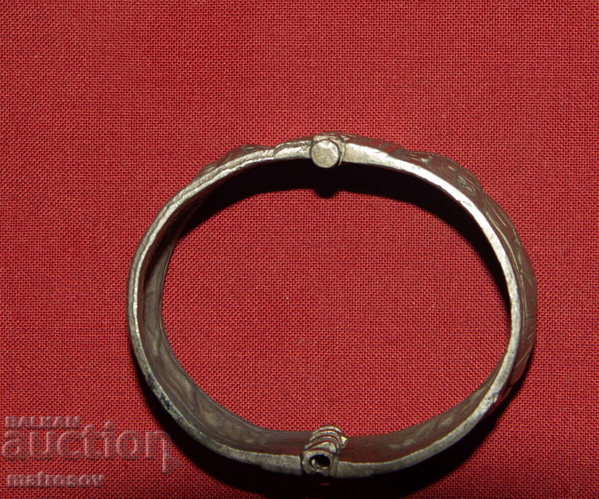 Παράδοση Παλαιό παραδοσιακό ασημένιο βραχιόλι κόσμημα Παράδοση Παλαιό παραδοσιακό ασημένιο βραχιόλι κόσμημα