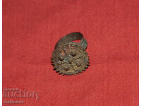 Vechi inel tradițional de bronz pentru femei