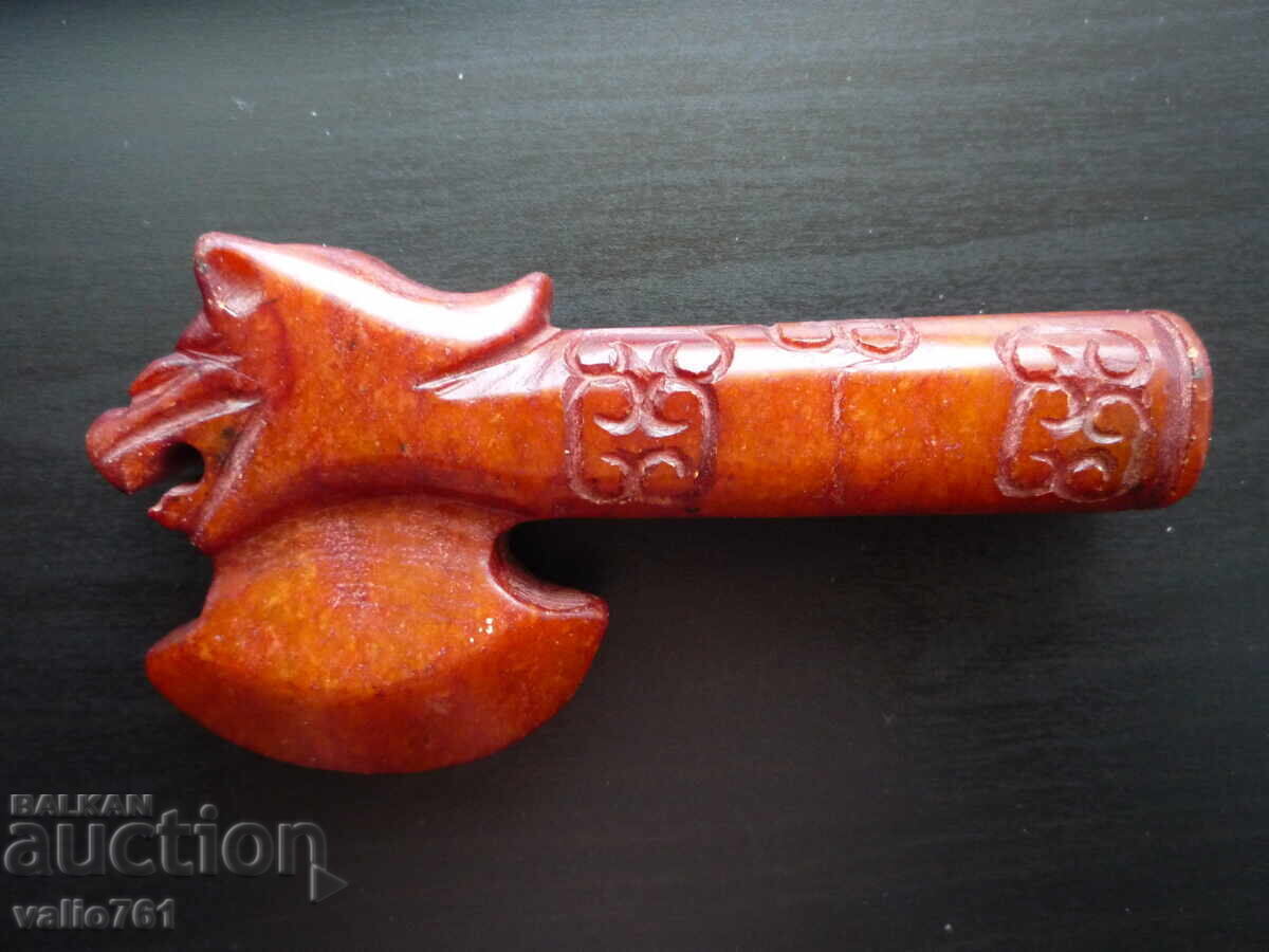 ЕСТЕСТВЕН НЕФРИТ 595 К-ТА 119 ГР. БРАДВА ТОПОР СЕКИРА ЕСТЕСТВЕН НЕФРИТ 595 К-ТА 119 ГР. БРАДВА ТОПОР СЕКИРА