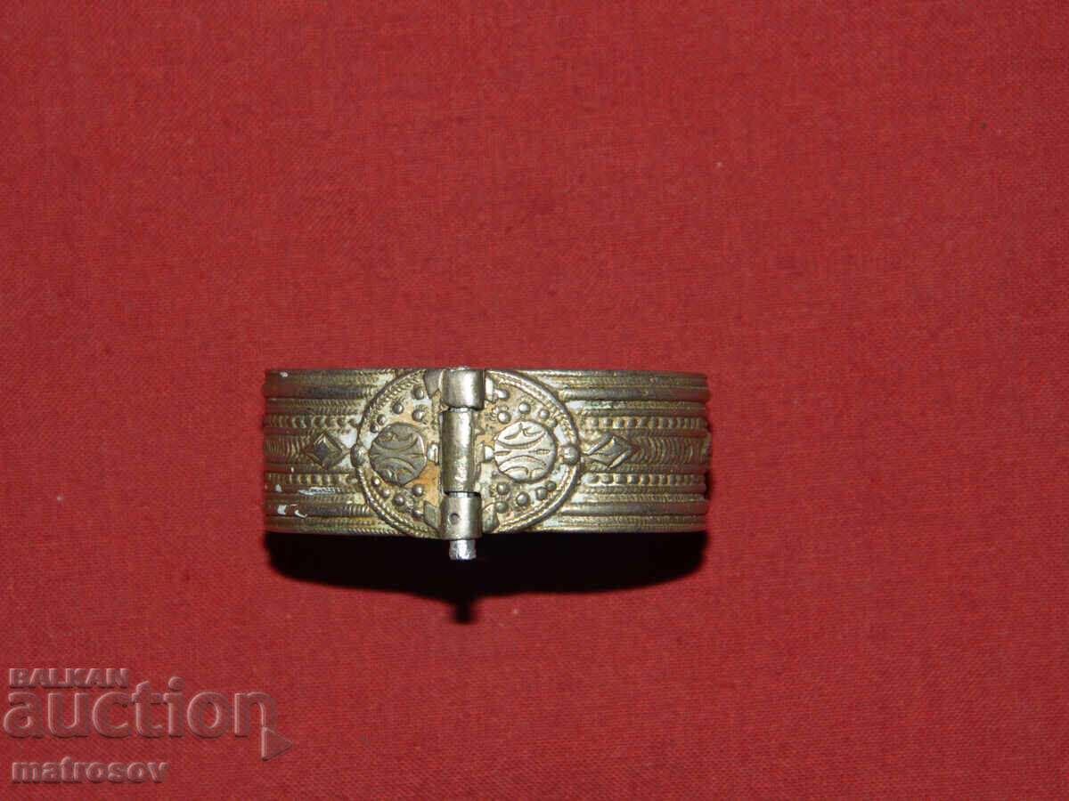 Delivery of Traditional Silver Bracelet