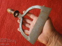 INSTRUMENT VECHI, FORJAT, Suedez PENTRU TOCAT CARNE - SATÂR