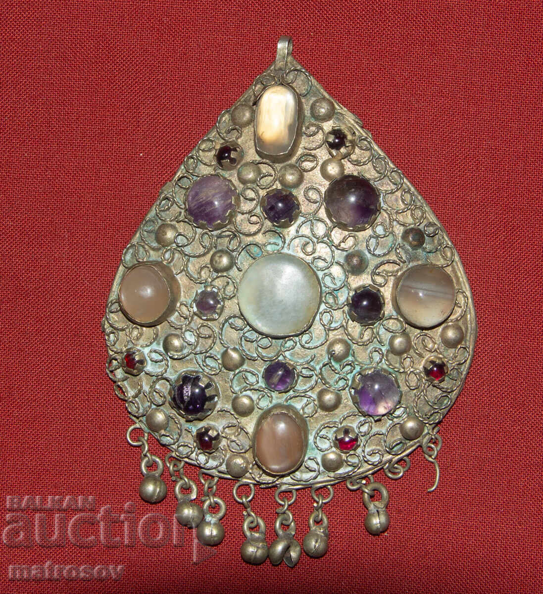 Auction  Old silver traditional necklace