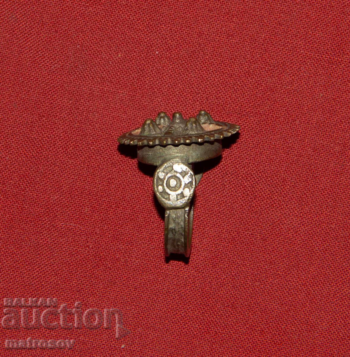 Доставка на Стар традиционен бронзов дамски пръстен Доставка на Стар традиционен бронзов дамски пръстен