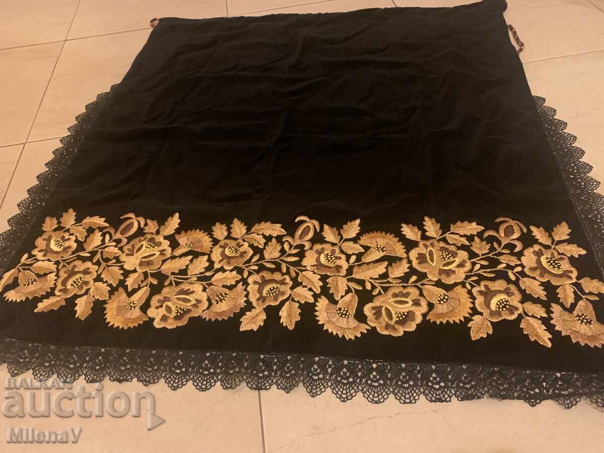 Βιδίνσκα ποδιά, βελούδο