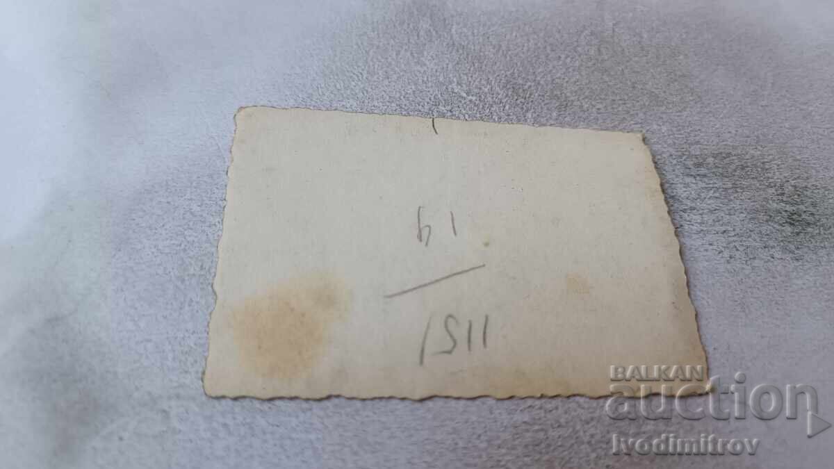 Φωτογραφία Σοφία Δύο νεαρές γυναίκες σε έναν περίπατο με τιμή 2.45 BGN | € 1.25 Φωτογραφία Σοφία Δύο νεαρές γυναίκες σε έναν περίπατο με τιμή 2.45 BGN | € 1.25