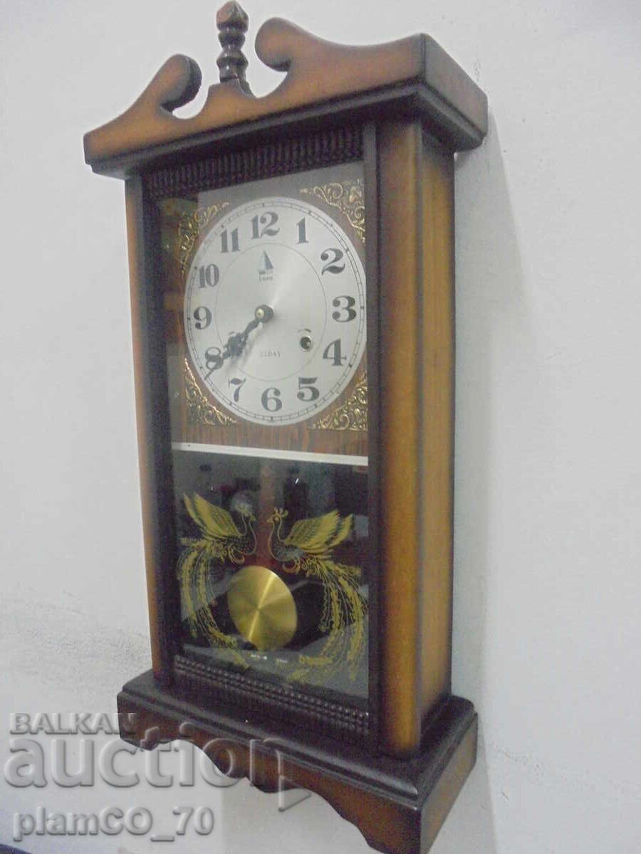 №*8265 Стар стенен часовник LAVA с цена 120.00 лв. | € 61.36