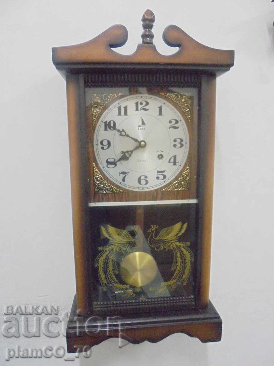 Аукцион №*8265 Стар стенен часовник LAVA