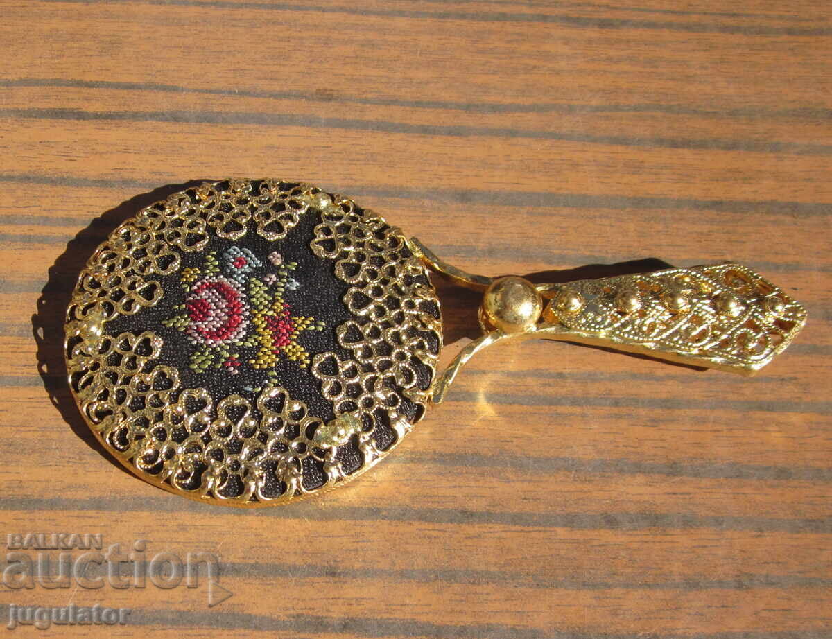 Auction  Old lady's mirror, small mirror with gilded filigree embroidery