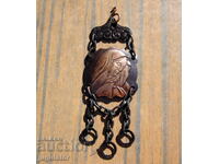 Bŭlgarsko εθνογραφικό φολκλορικό θρησκευτικό κόσμημα που τρεμοπαίζει