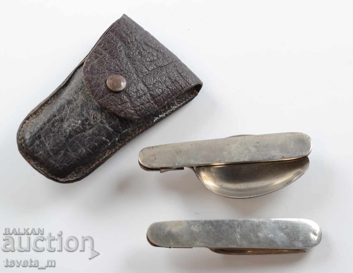 Старинен туристически комплект нож и вилица с калъф с цена 10.00 лв. | € 5.11