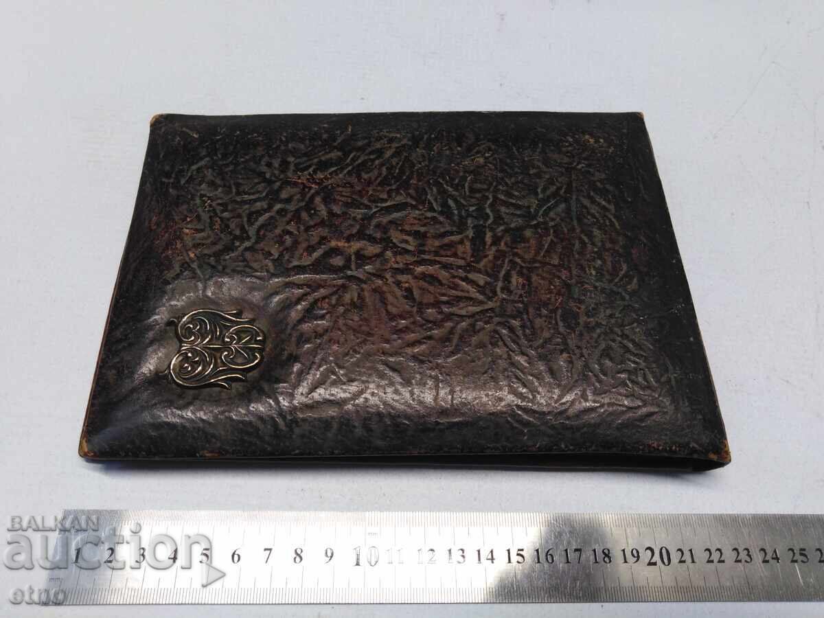 ΒΑΣΙΛΙΚΗ ΔΕΡΜΑΤΙΝΗ ΘΗΚΗ ΜΕ ΜΕΤΑΛΛΙΚΗ ΕΦΑΡΜΟΓΗ, ΑΛΜΠΟΥΜ - 5