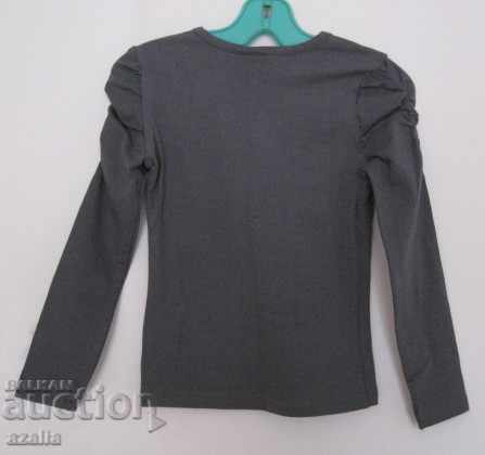 Gray blouse with two hearts with price 10.00 BGN | € 5.11 Gray blouse with two hearts with price 10.00 BGN | € 5.11