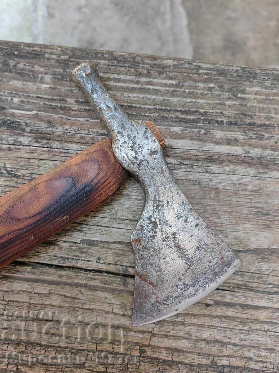 Δημοπρασία Παλιό τσεκούρι, πιθανώς αρχαίο Δημοπρασία Παλιό τσεκούρι, πιθανώς αρχαίο