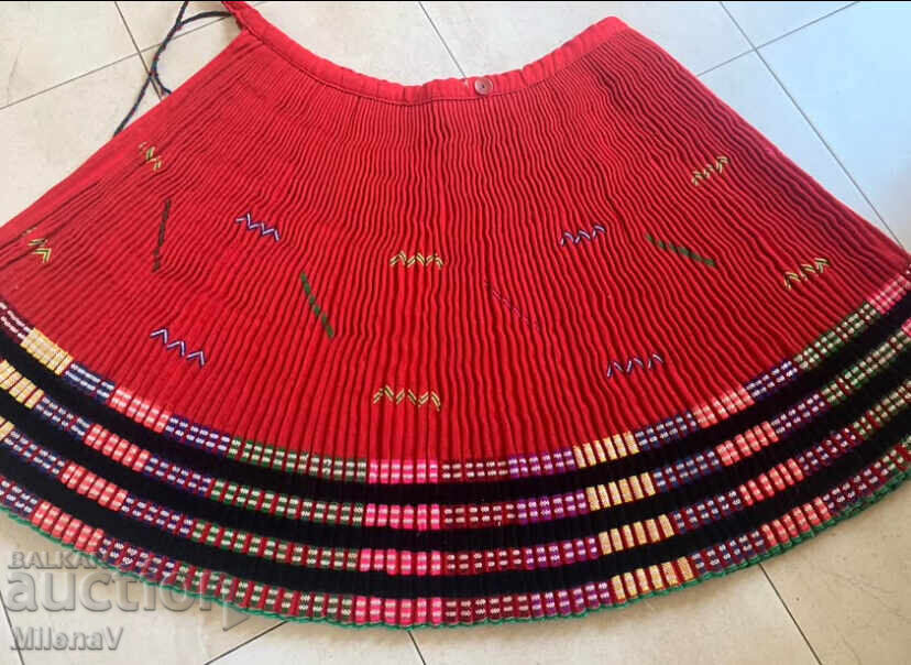 Кулски комплект, бръчник и престилка с цена 180.00 лв. | € 92.03