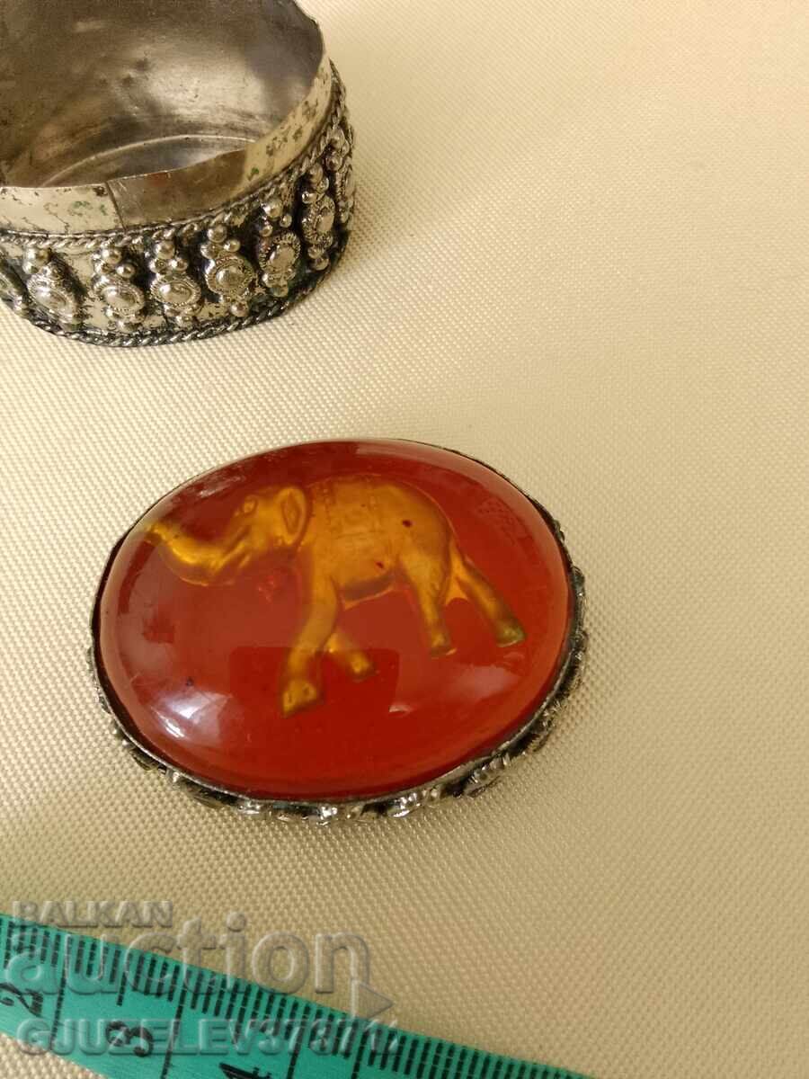 Licitație Cutie vintage argintată cu rășină pentru pastile