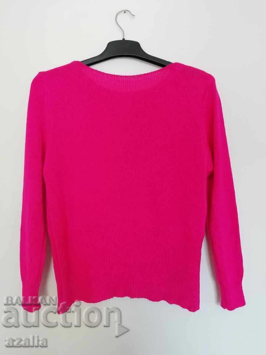 Women's blouse in raspberry with price 16.00 BGN | € 8.18 Women's blouse in raspberry with price 16.00 BGN | € 8.18