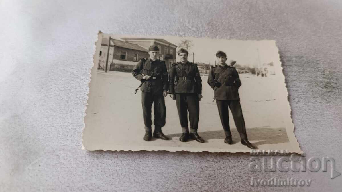 Photo Dolni Chiflik Three Soldiers 1954 Photo Dolni Chiflik Three Soldiers 1954