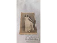 Φωτογραφία Πλόβντιβ Νεαρό κορίτσι με λευκό φόρεμα 1955