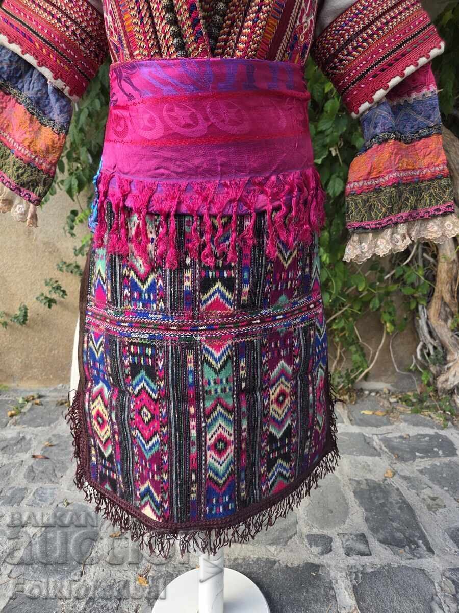 Livrarea Costum popular feminin complet din regiunea Debar (Debarsko Pole)