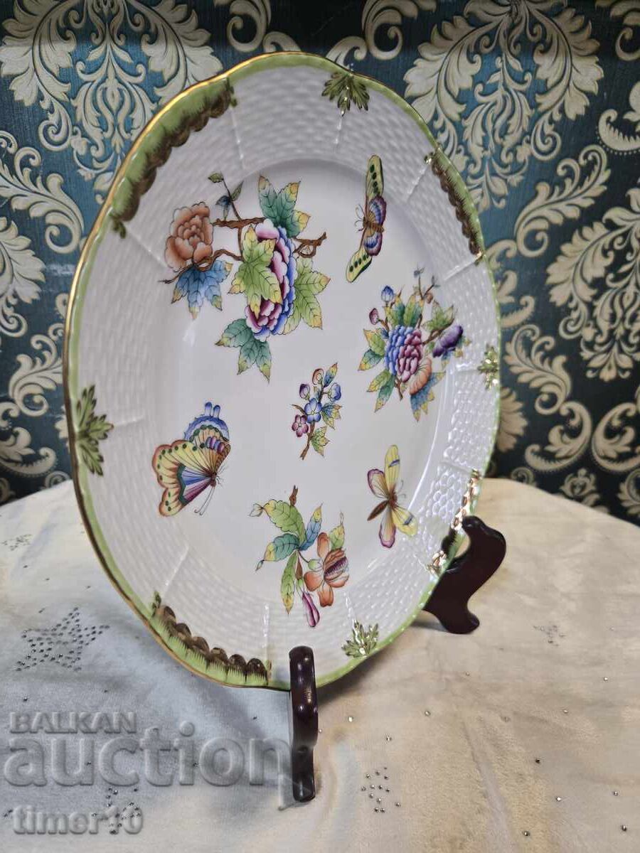 Farfurie Herend Victoria (herend) porțelan klein cecilia 1967g cu preț 120.00 BGN | € 61.36