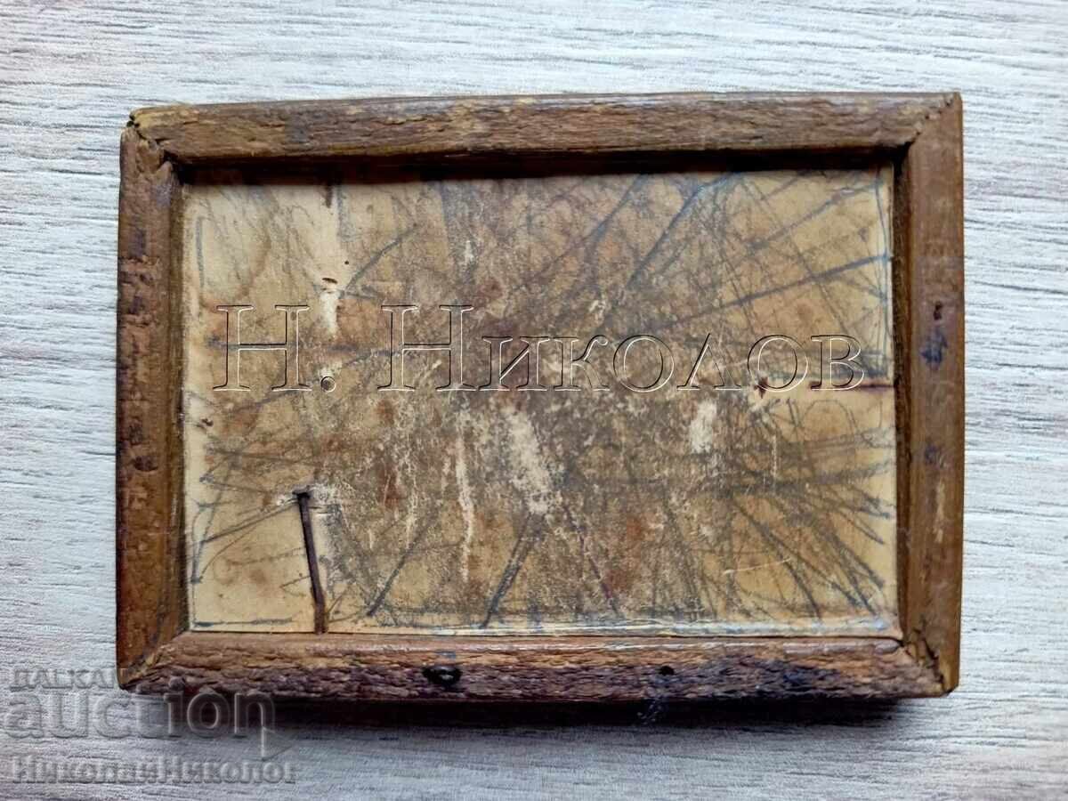 FOTOGRAFIE VECHE MINI ÎN RAMĂ ELEVI DE GIMNAZIU CU BINOCLU E430 cu preț 5.00 BGN | € 2.56