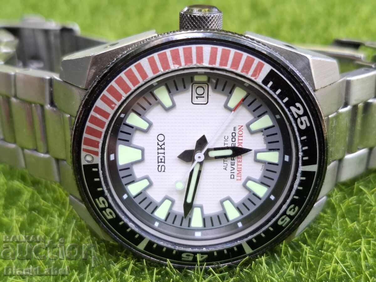 Часовник Seiko "White Ninja" - 5 Часовник Seiko "White Ninja" - 5