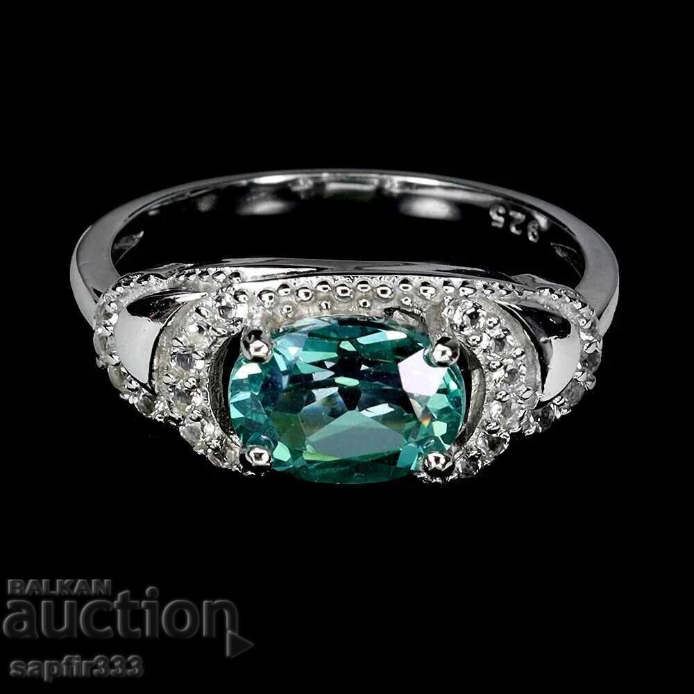 Κομψό δαχτυλίδι με φυσικά πράσινα και λευκά τοπάζια