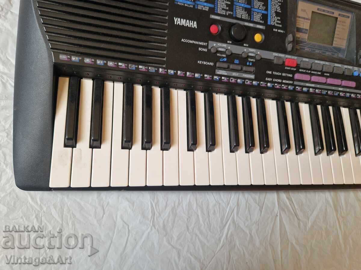 Pian Electronic Yamaha PSR-230 cu preț € 66.47 | 130.00 BGN