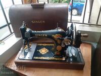 Mașină de cusut Singer veche, în stare unică