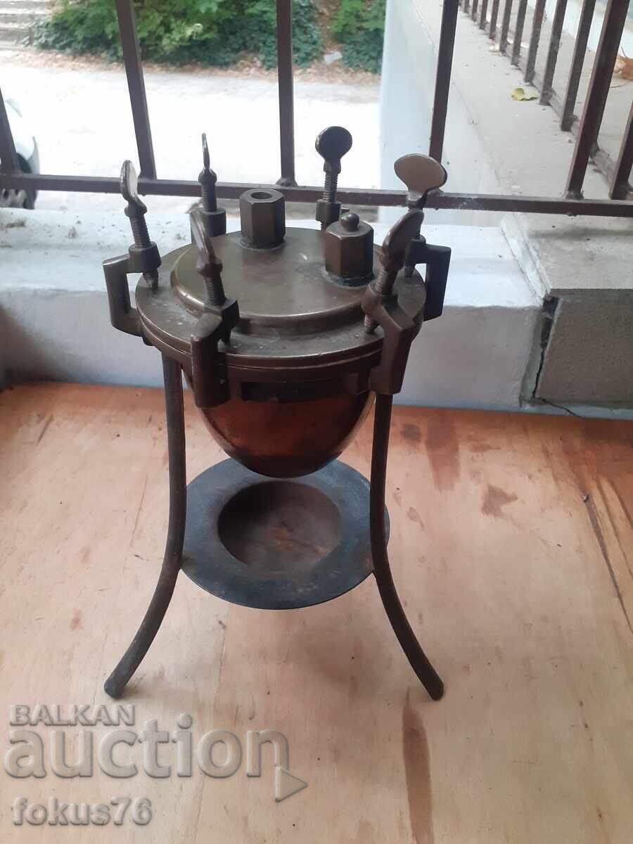 Παλιό, αντίκα αντικείμενο, μπρούτζος, χαλκός, μεταλλική βάση, ποιότητα με τιμή 140.00 BGN | € 71.58