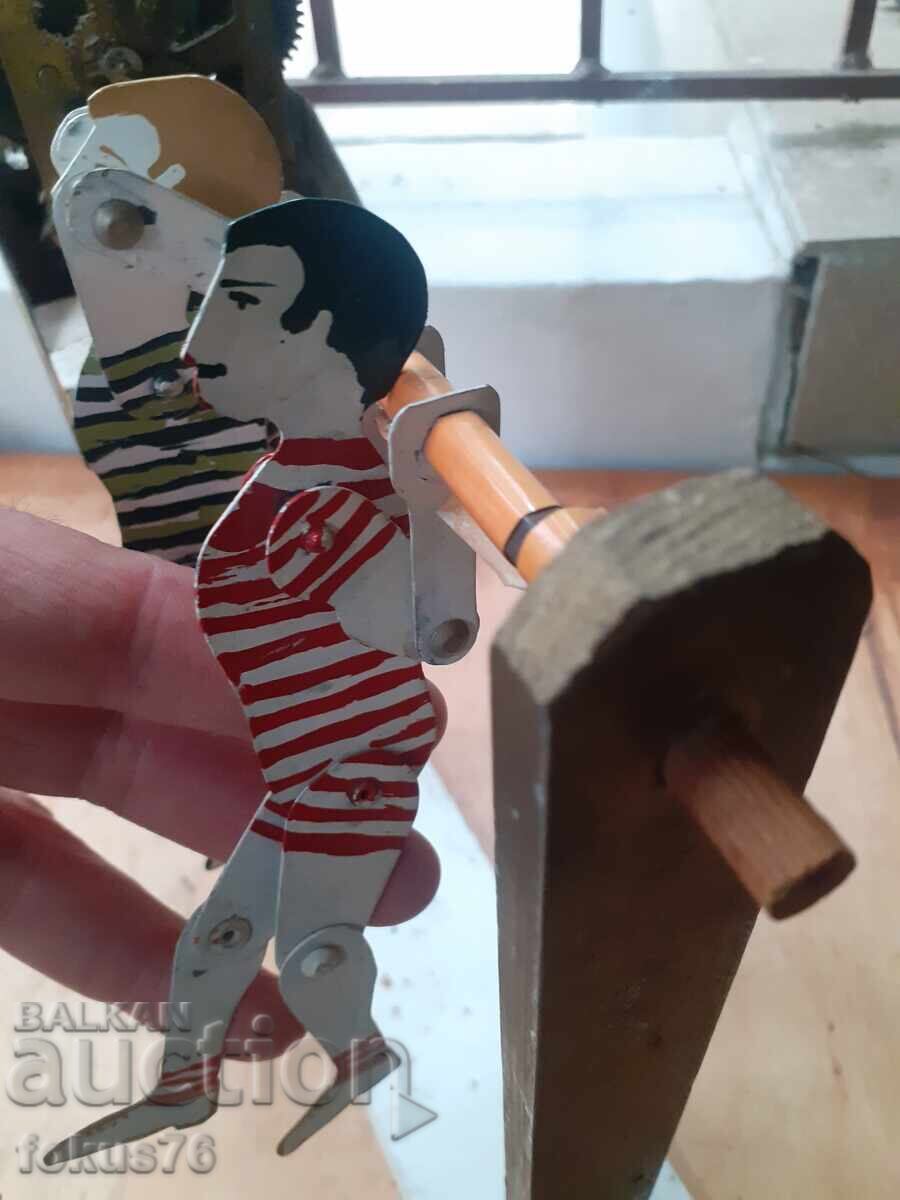 Παλιό μηχανικό παιχνίδι προσαρμοσμένο με μηχανισμό από ρολόι - 5