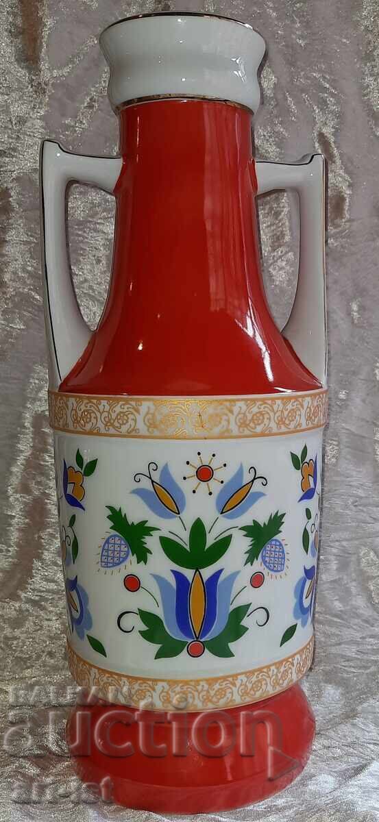 Vază din porțelan polonez LUBIANA 70 g cu preț 160.00 BGN | € 81.81