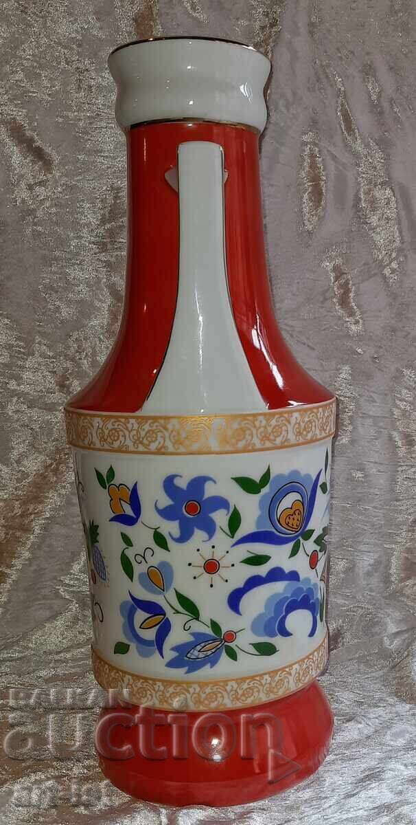 Доставка на Полска порцеланова ваза LUBIANA 70 г. Доставка на Полска порцеланова ваза LUBIANA 70 г.