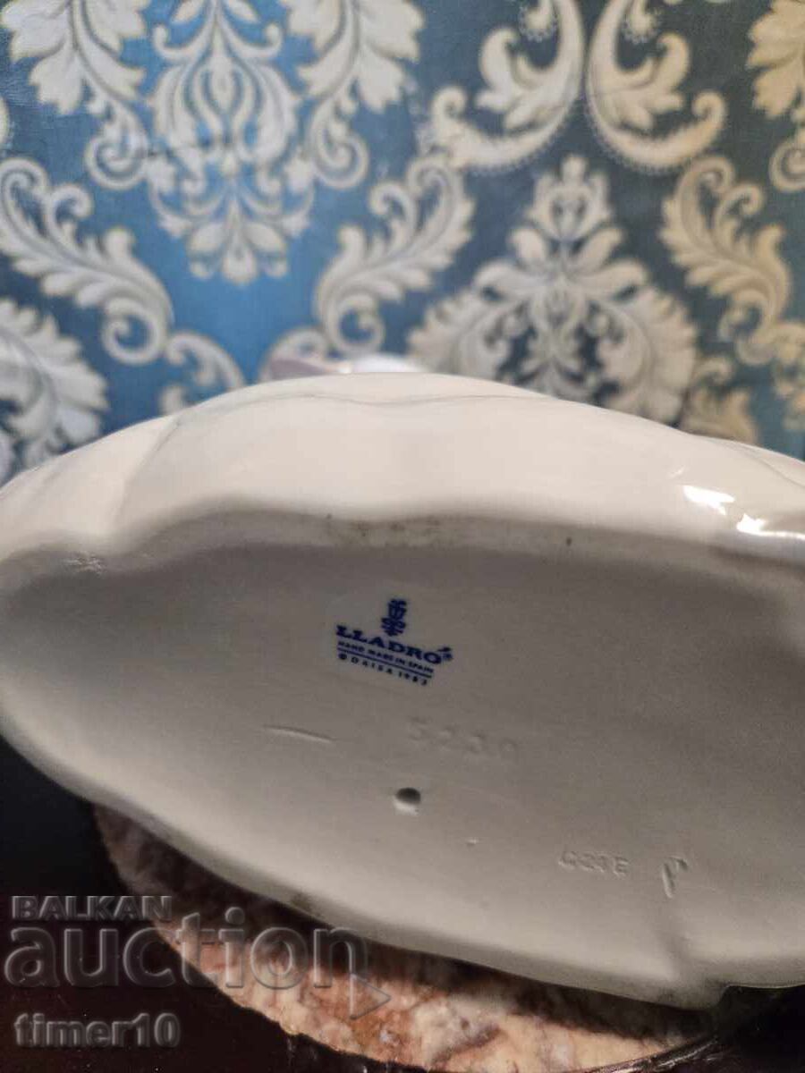 Lladró 1983 Porcelain Swan Figurine - 7