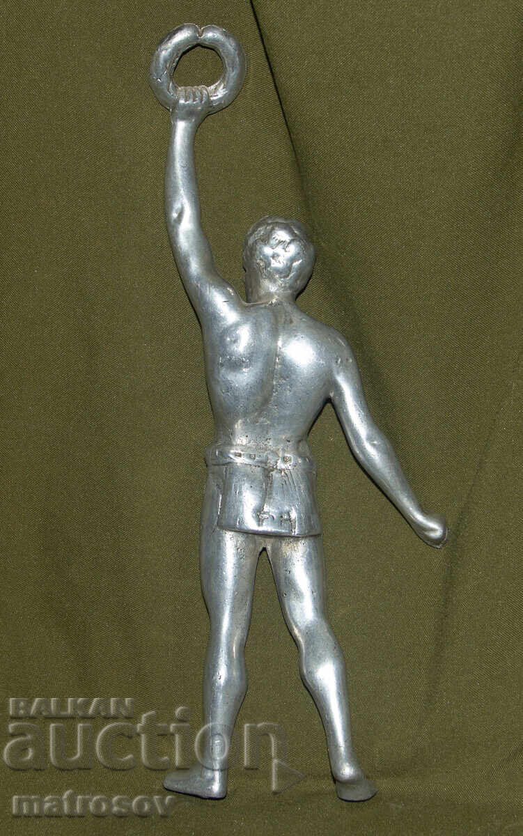 Παράδοση Αυθεντική μεταλλική φιγούρα γλυπτού αθλητή με στεφάνι