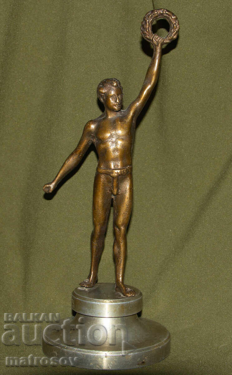 Αυθεντικό μπρούτζινο άγαλμα 1949 γλυπτό αθλητή με στεφάνι με τιμή 600.00 BGN | € 306.78