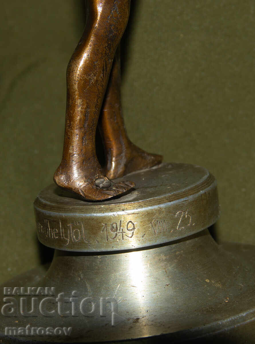 Αυθεντικό μπρούτζινο άγαλμα 1949 γλυπτό αθλητή με στεφάνι - 6