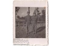 ΜΙΚΡΗ ΠΑΛΙΑ ΦΩΤΟΓΡΑΦΙΑ ΔΥΟ ΣΥΝΤΡΟΦΩΝ ΣΤΡΑΤΙΩΤΩΝ Ε450