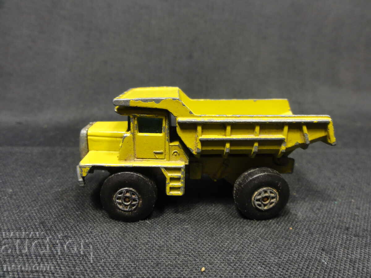 OLD RETRO METAL MATCHBOX ENGLAND DUMP TRUCK with price 10.00 BGN | € 5.11
