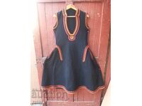 Αυθεντικό όμορφο μάλλινο φόρεμα. Παραδοσιακή φορεσιά