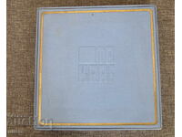 Plachetă mare din porțelan Meissen Takraf