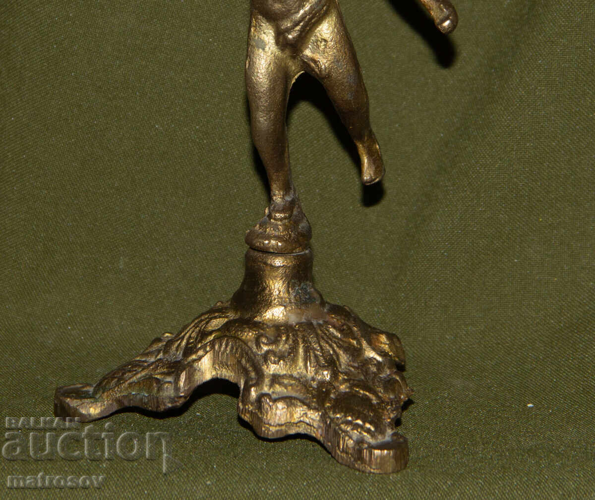 Delivery of Brass sculpture statue candlestick Delivery of Brass sculpture statue candlestick