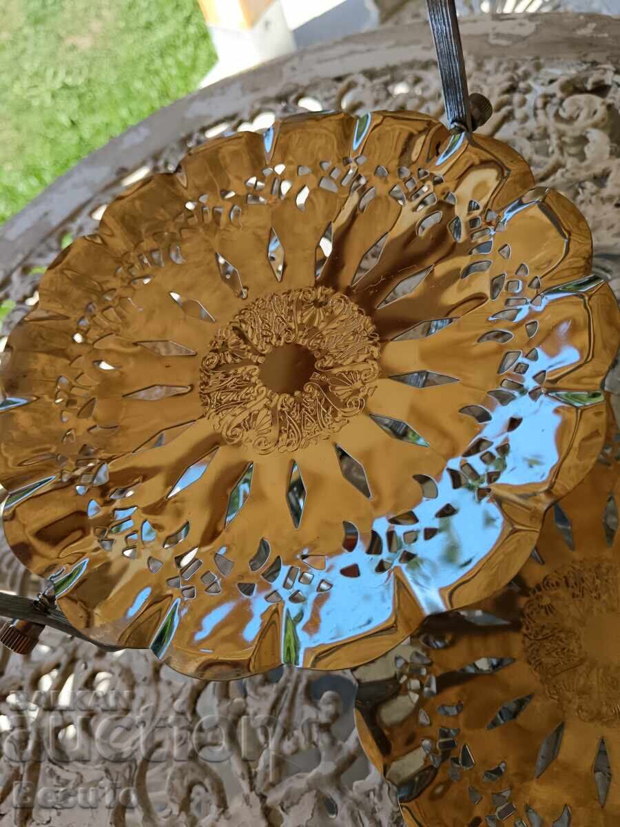 Auction  Metal folding cake stand