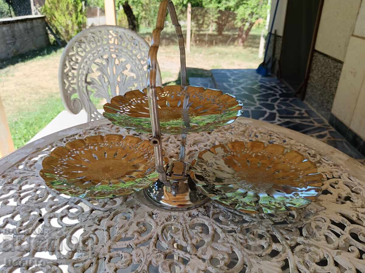 Metal folding cake stand