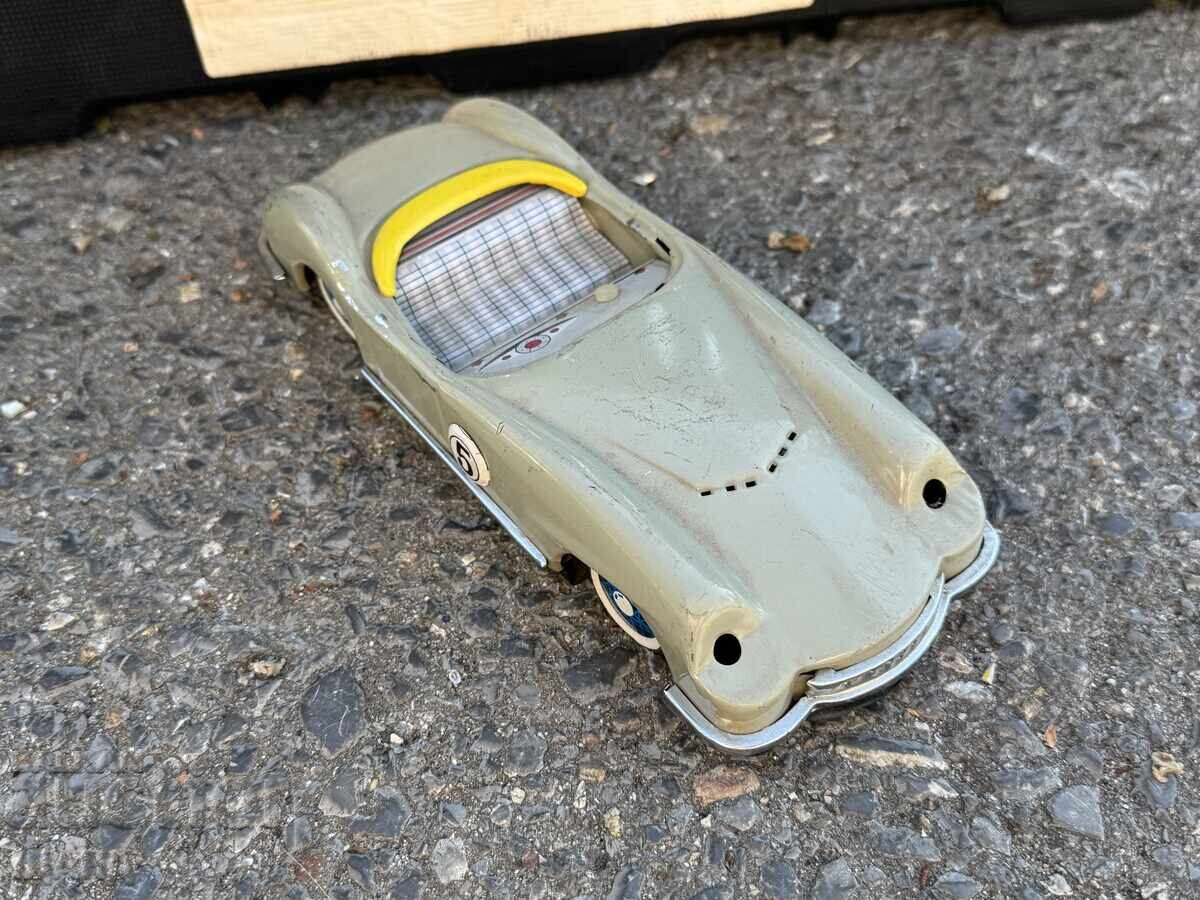 Стара Китайска метална играчка модел спортна кола с цена 10.15 лв. | € 5.19