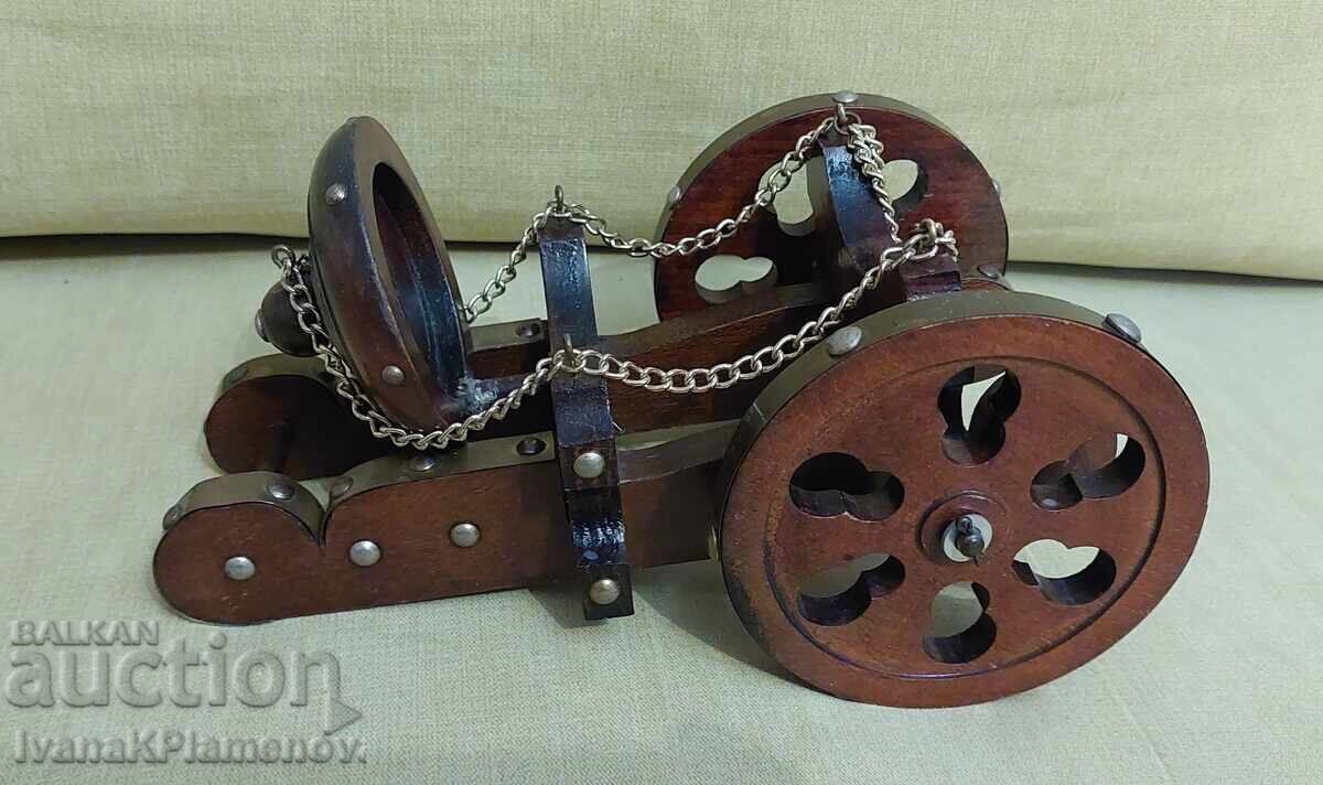 Wooden bottle stand for connoisseurs