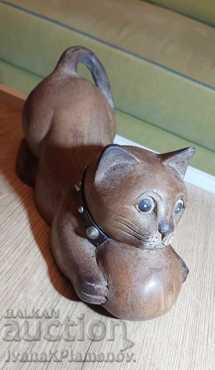 Sculptură în lemn pentru cunoscători Sculptură în lemn pentru cunoscători