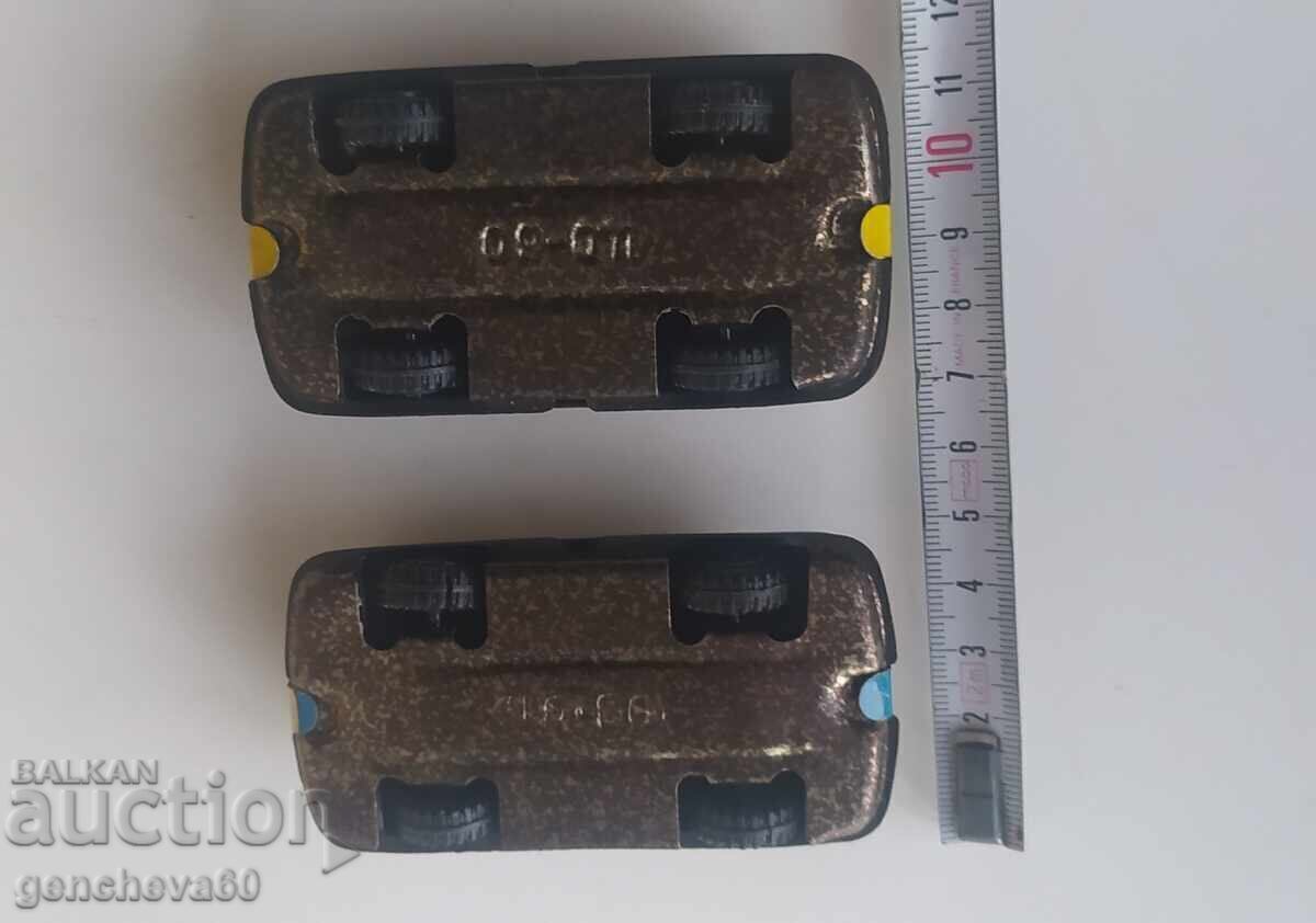 Δημοπρασία Ρετρό ρωσικά αυτοκινητάκια ασθενοφόρο και τροχαία