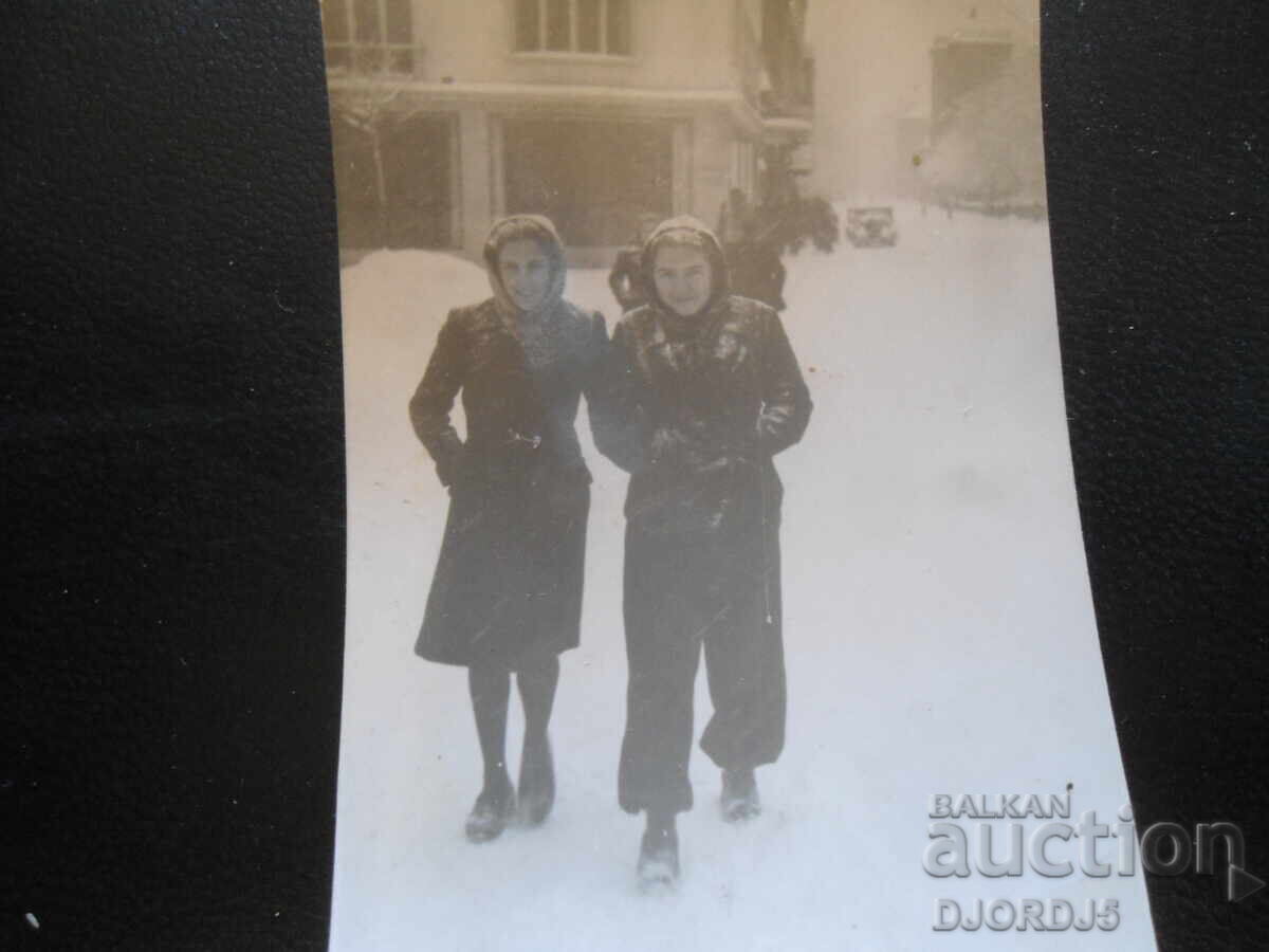 Old photo, January 1, 1942, Sofia, On "The Tsar"